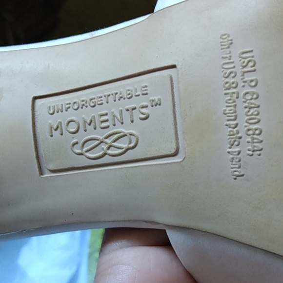 Unforgettable Moments Vintage Satin Rhinestone Heels (Fits Like a Size 9) - Picture 7 of 14